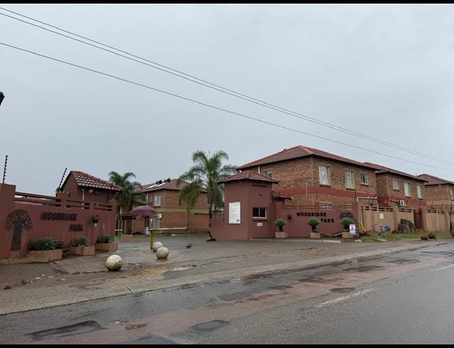 2 BEDROOM APARTMENT FOR SALE IN WATERVAL EAST